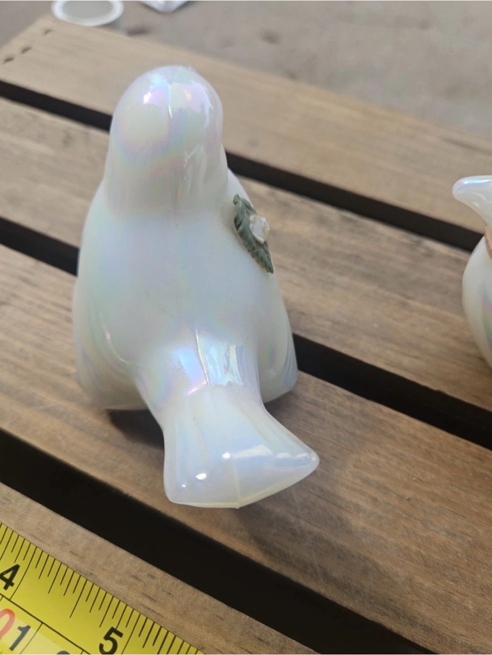 Vintage Fenton White Iridescent Glass Bird Figurines Set of 2 - read notes - Picture 5 of 9